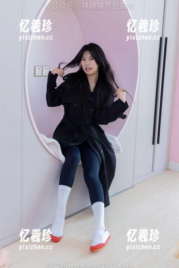 BoBoSocks袜啵啵 - 作品集大揭秘：小甜豆的白丝和脚尖透明款，简直撩人！