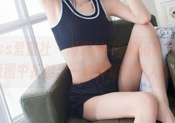 IMiss爱蜜社 – 闵妮Mily的浴缸梦境——原图中折射出一种神秘而迷人的光芒