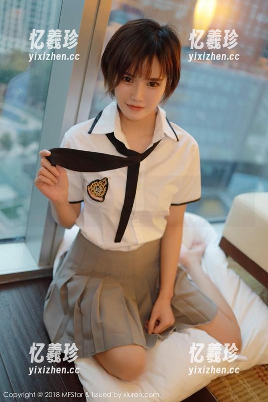 MFStar模范学院-Laura苏雨彤 MFStar模范学院 - Laura苏雨彤的毛衣系列在线,图片让你忍不住想多看几眼。