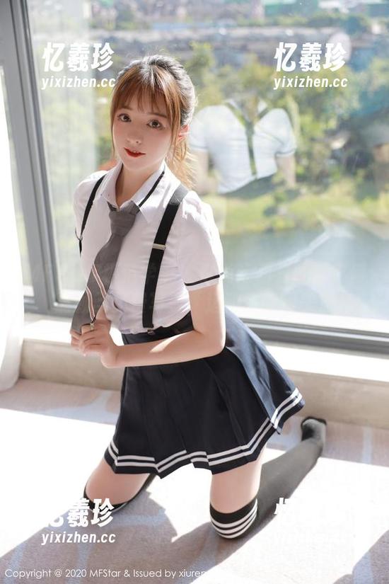 MFStar模范学院 - 谁说运动只能苦？何嘉颖的免费写真，运动也能很美！