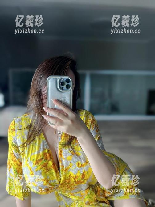 MIYA 微密圈 - 当MIYA穿上黄色睡袍:图集下载简直就是视觉艳遇!
