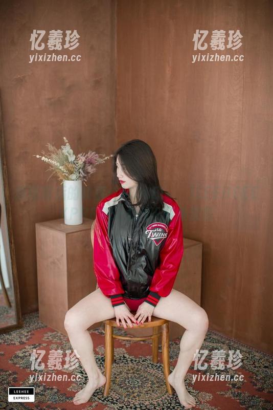 原图背后的故事：Min.E(민이)LEEHEEEXPRESS–LEBE图集掠影