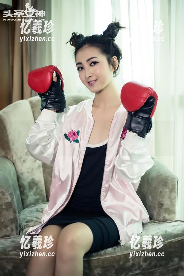 TouTiao头条女神-美会子 TouTiao头条女神 - 美会子:浴缸狂欢免费图集,光影与水的绝妙碰撞!