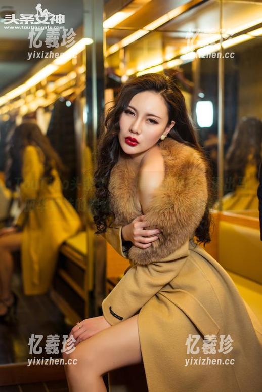 TouTiao头条女神-马丽华 TouTiao头条女神 - 朦胧的原图,透出马丽华妹妹的神秘作品:是梦还是现实?