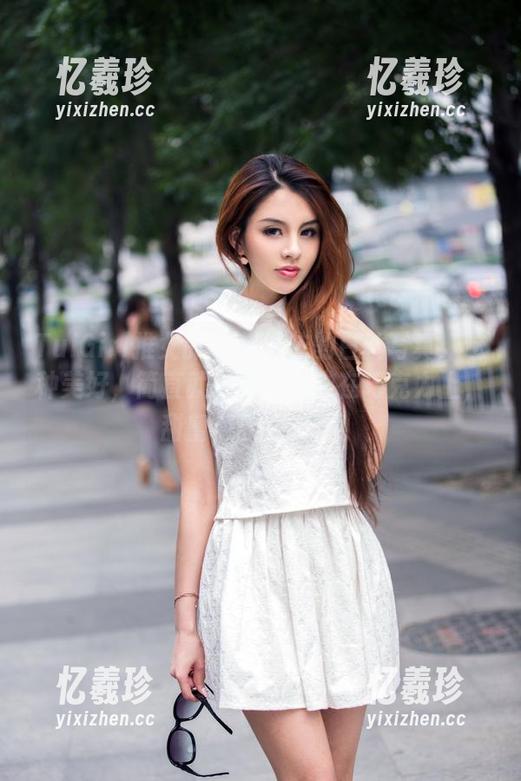 TuiGirl推女郎 - 赵惟依的白丝写真：这种美好，简直就像是阳光撒在巧克力上，甜蜜得让人发愣！