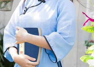 UGirls尤果网 – 原图背后那些暗示——一只香蕉船的夏日，咳咳…嘿嘿。