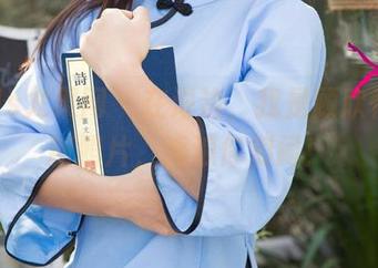 UGirls尤果网 – 在海边，我是顾欣怡的最新照片，海浪你别闹！