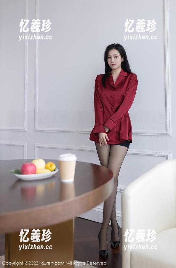 Xiuren秀人网-MARA酱 Xiuren秀人网 - 腿到心动——MARA酱的美腿作品,快来感受这‘腿’上小情愫!