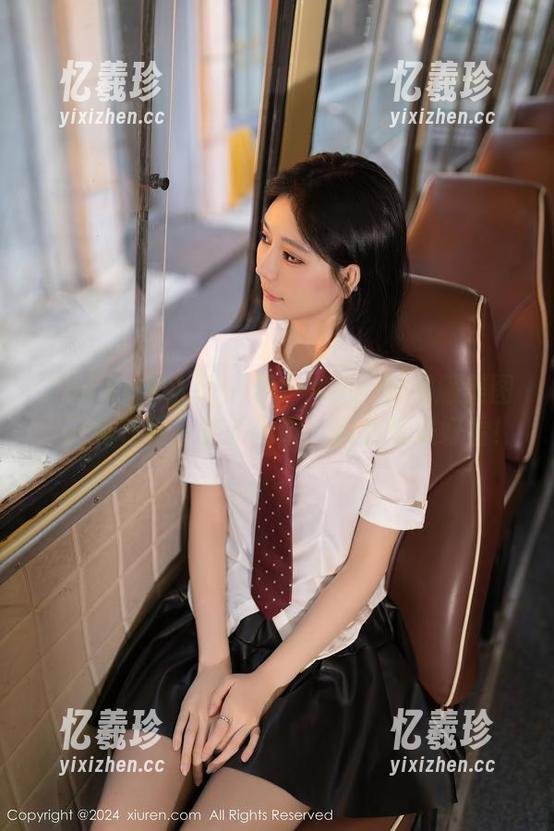 Xiuren秀人网-伊一Moon Xiuren秀人网 - 伊一Moon的和服美图:一包在手,快乐无限,反正就是好看!