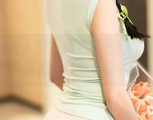 Xiuren秀人网 – 跟着李七喜探险女神写真，准备好收获小惊喜吧！