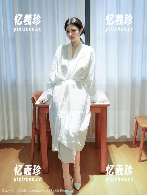 Xiuren秀人网-李七喜 Xiuren秀人网 - 双人合集大揭秘:李七喜的作品让人沉醉无比