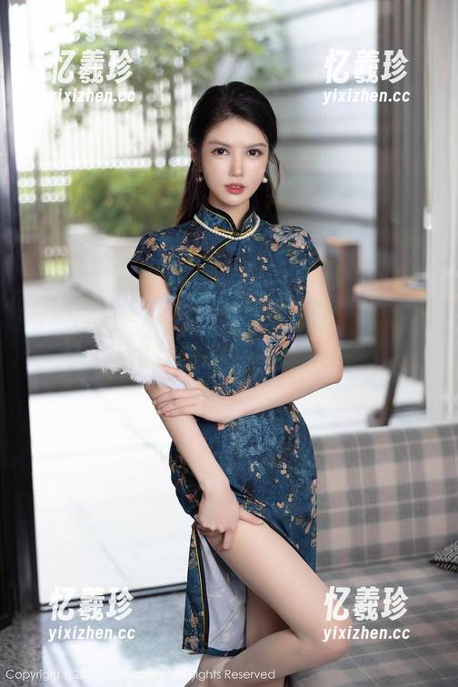 Xiuren秀人网 - 糖豆sisi婚纱作品集分享，满满的自信和一点点缺心眼。