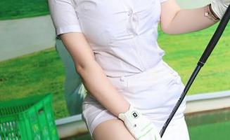Xiuren秀人网 – 圣诞特辑！鹿小茜的私拍，连雪花都想来凑个热闹？