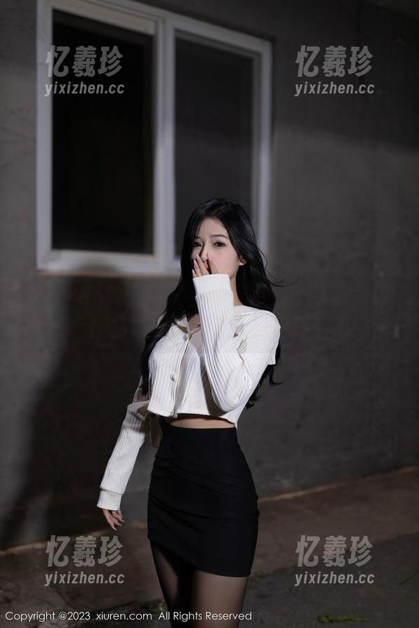 Xiuren秀人网-麻吉小兔子 Xiuren秀人网 - 当麻吉小兔子遇上高跟鞋:作品集原图绝对让你停不下来!