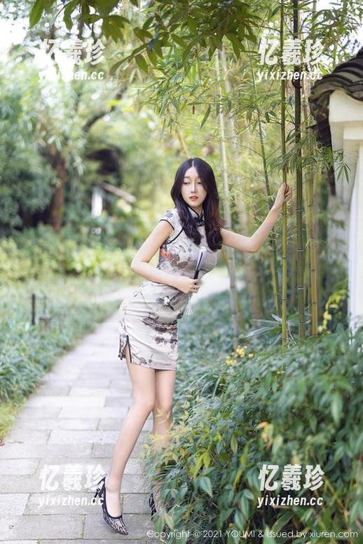 YouMi尤蜜荟 - 左冰Queen的睡衣写真：只想问问那松松垮垮的睡衣，是不是能推荐给我？