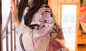 看一小央泽的体操服套图，感觉自己都被吸引进那个运动的幻影里了！