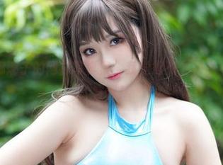 看七七娜娜子的网袜写真集，我觉得资源根本不足以形容啊！