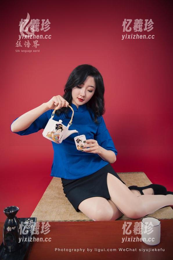 丽柜-璐璐 丽柜 - 璐璐的浴室奇境:走进高清写真集的水润世界!
