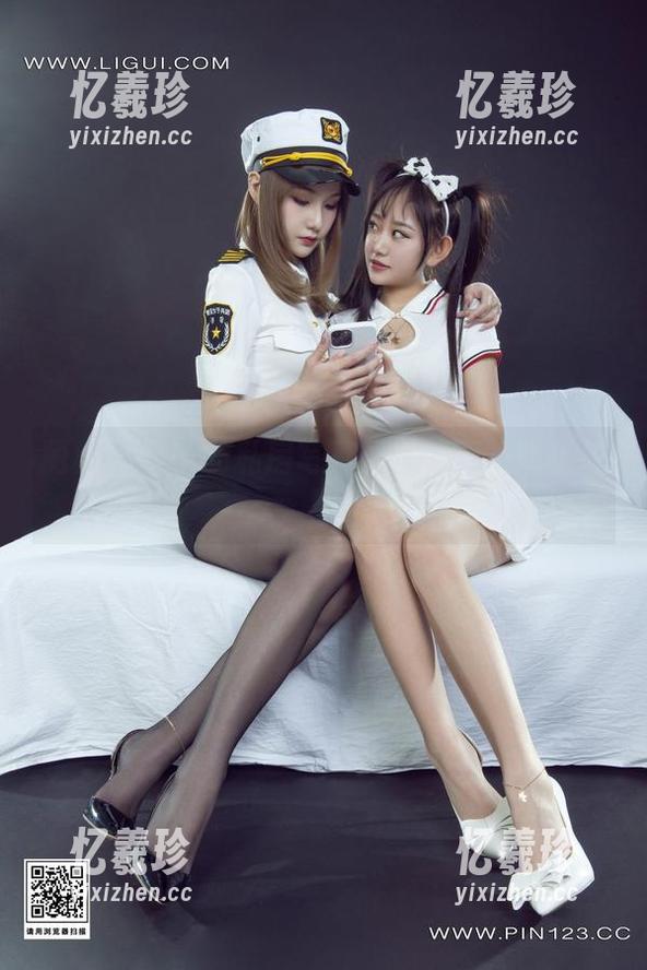 丽柜-英子 丽柜 - 英子的私房写真:白丝下的隐秘花园