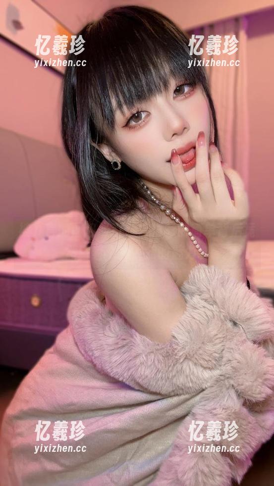 被九言的图包吸引，白衬衫的简单背后竟然藏着不为人知的魅力。