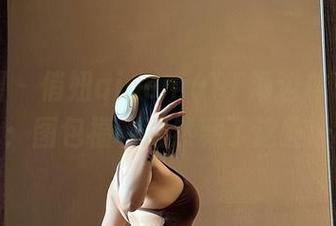 微密圈 – 俏妞qiaoniuTT海边放飞自我：图包福利居然藏了这些…