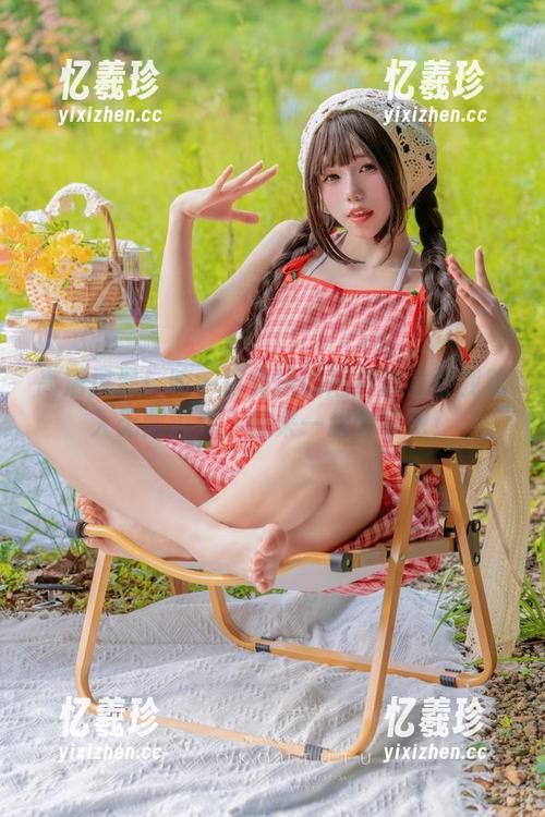 高清风暴！咬一口兔娘的短裙真是让我陷入无限遐想，快来一起分享吧！