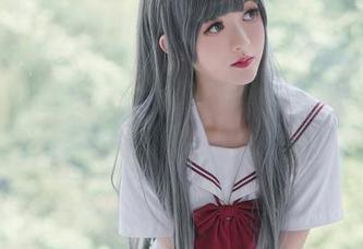 喵糖映画的忧郁少女作品集：她们的忧伤，似乎比夏天的晚风还要温柔。