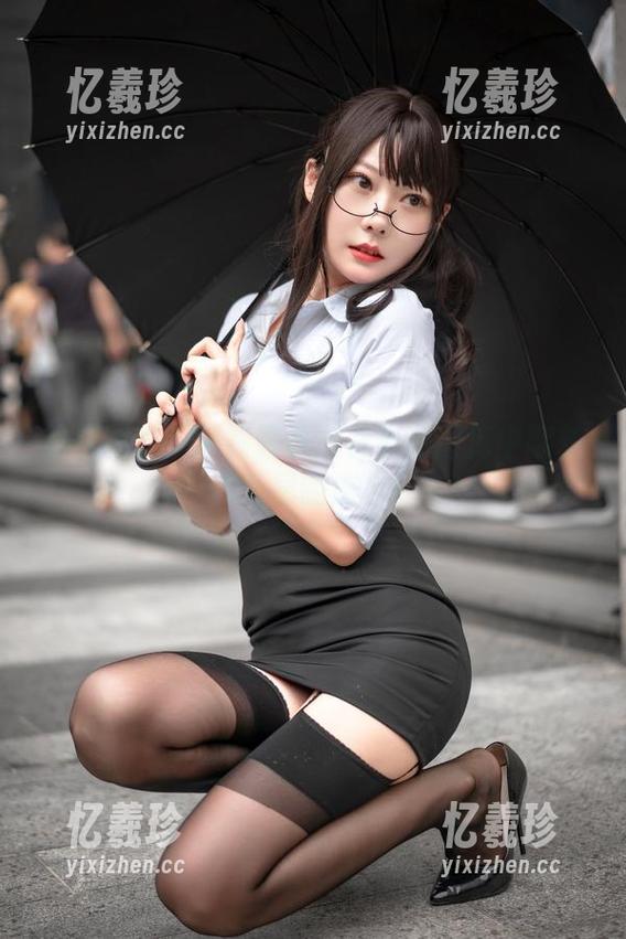 快来围观！坏露露香宝在最新图库中翻转双马尾的魔力！