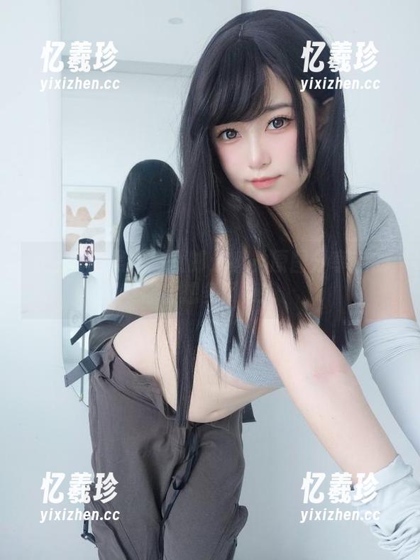 女主K的黑丝兔女郎：感觉原图分享后的你会想多了点。