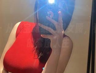 微密圈 – 从奶宝妹纸的淑女腰，看见别样的套图人生