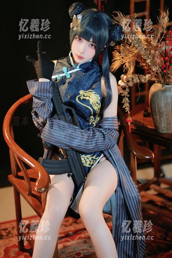 宫本桜 宫本桜的写真更新:森蚺同人的魅力,简直不能挡。