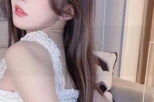 短裙写真：小小奶瓶儿教你如何在拍摄时优雅摔跤！