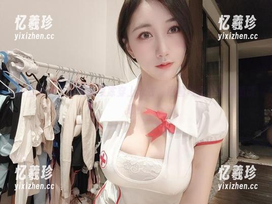 微密圈 - 当小玉吃果冻穿上泳衣，原图与壁纸的双重诱惑！