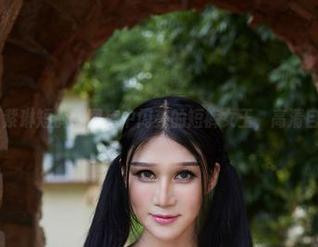 尤物馆 – 王紫琳短裤：图库中闪亮的短裤女王，高清自拍步步为营