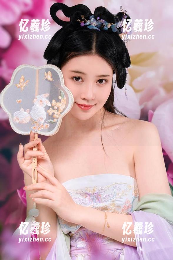 年年Nnian 女神写真合集:年年Nnian带你免费体验不一样的美