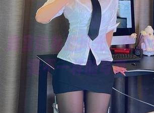 微密圈 – 教室的私拍风光，张思允带你探索不一样的写真
