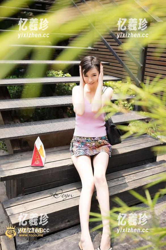推女神-Kiren_程程程 推女神 - Kiren_程程程职业装高清写真:工作与时尚的完美碰撞,令人无法自拔!