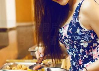 推女神 – 佟蔓美腿图片大全，绝对是我心目中的‘看’事儿