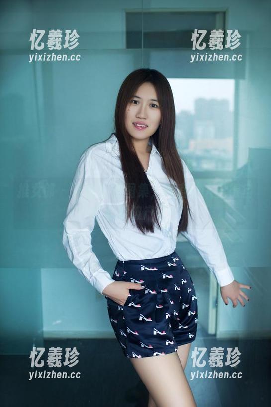 推女郎 - 陆瓷长腿图集，简直让人觉得自信心要破产了…
