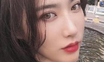 微密圈 – 高清来袭：林子喵Lynne的裤里丝换上了新衣