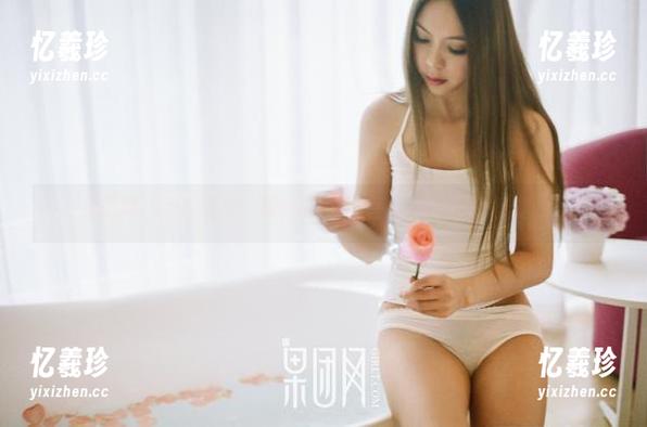 果团网-莫雅淇 果团网 - 图说私拍:莫雅淇的短裤和我无数的奇怪联想!