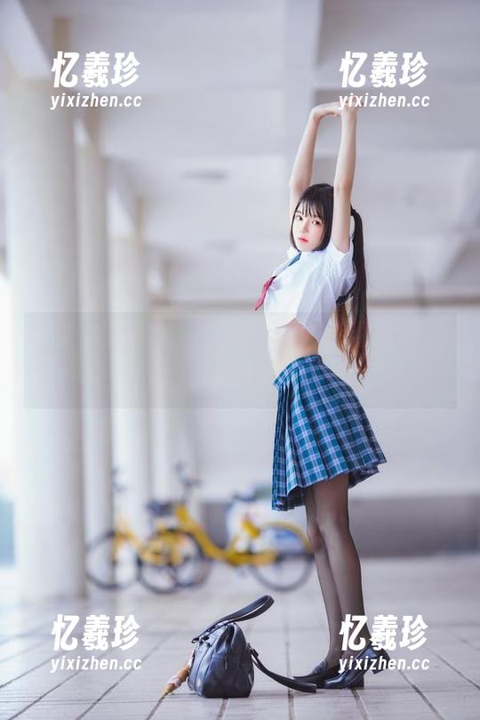 桜桃喵又来啦，美图更新，套装让人想‘误入’这个世界！