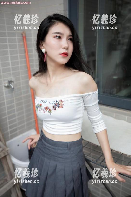 梦丝女神 - 酷炫套图！苏柔的丝袜风情，让人忍不住想多看几遍。