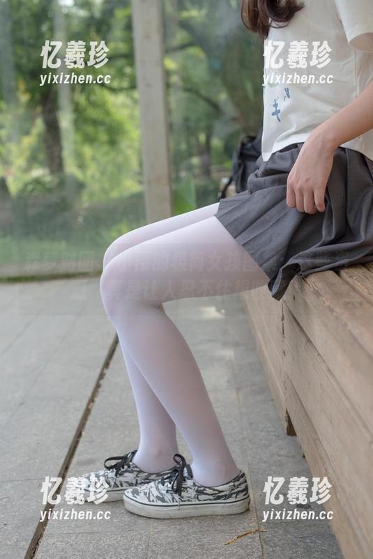 森萝财团 - 小樱的极简女孩图集：这些资源，真是让人忍不住想收藏！