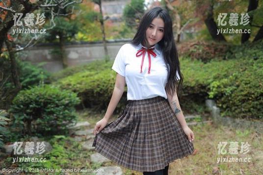 模范学院-糯美子Mini 模范学院 - 糯美子Mini的魅力:当免费礼服遇上美丽作品!