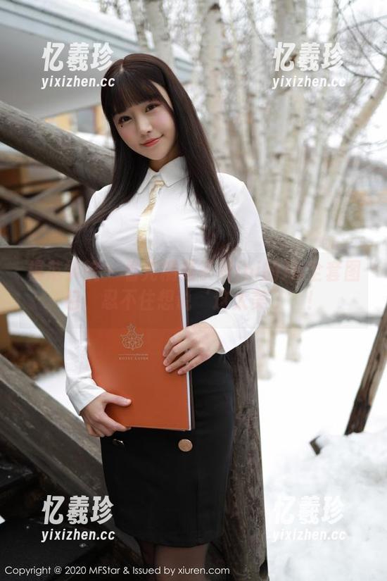 模范学院 - 看完糯美子Mini的JK全套图包，忍不住想说‘这太美了’！