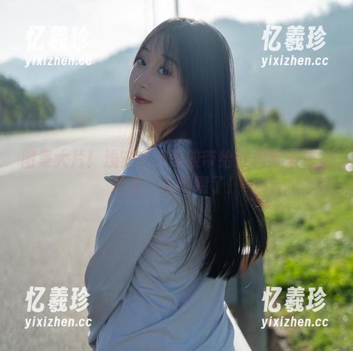 浅安安 图集大片!浅安安用黑胶带给我们带来视觉冲击,心都裂了!