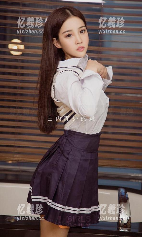 爱尤物-李浅浅 爱尤物 - 李浅浅礼服秀:原图壁纸,看她如何优雅与俏皮并存!