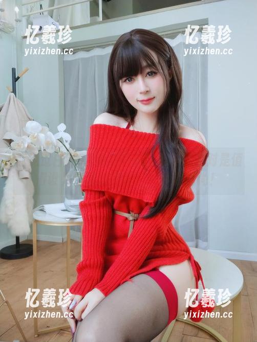 白银81 你见过白银81的吊带美图吗?这绝对是值得设为壁纸的爆款!一秒变时尚!