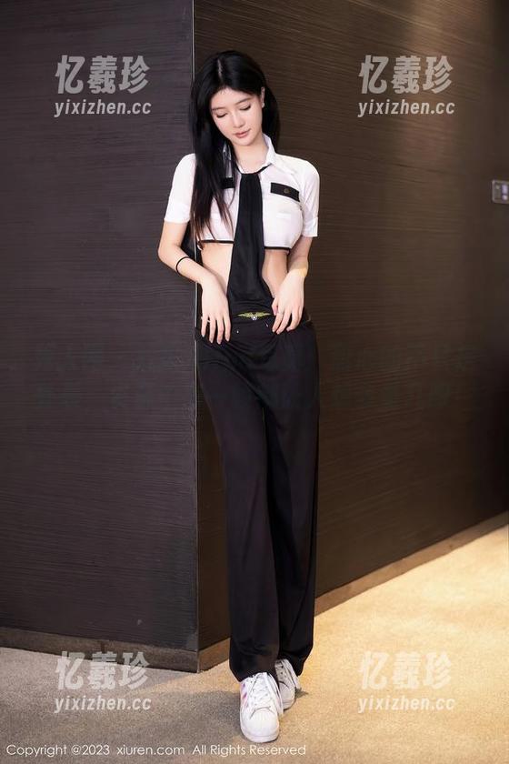 秀人网-双笙Alina 秀人网 - 双笙Alina写真:甜心的不只是外表,资源中每一帧都让人想多看几眼!